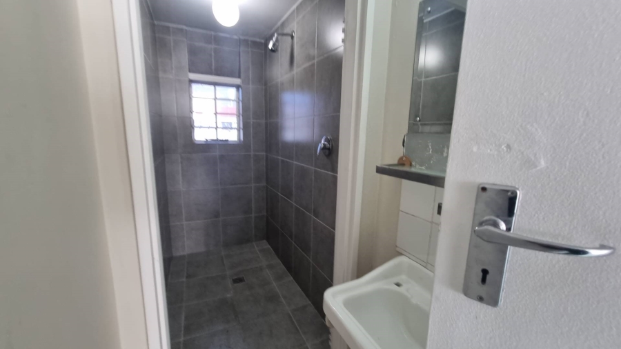 To Let Commercial Property for Rent in Woodstock Western Cape